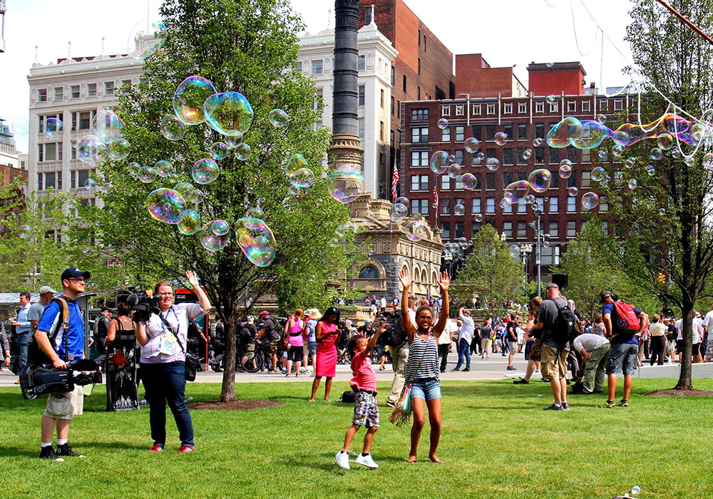 Public-Square-bubbles