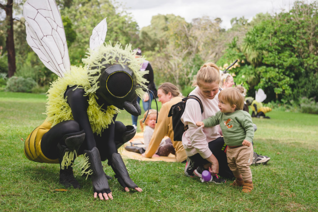 2022-IMAGE-Bees-Abbotsford-Convent-Photographer-Theresa-Harrison-HR-20220412_097