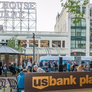 branding_USBankPlaza-655 branding_USBankPlaza-655